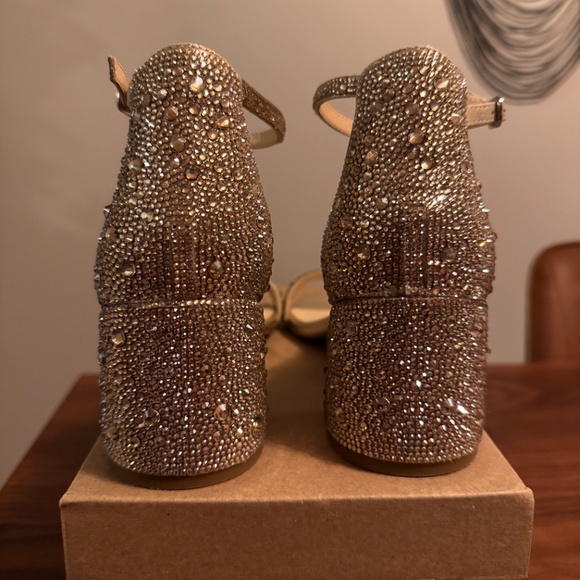 Betsey Johnson Shaye Sandal 8M (WORN ONCE!) - Picture 4 of 8